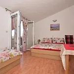 With Parking Space - 24785 Apartamento Makarska